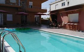 Souvlakis Pool Suites